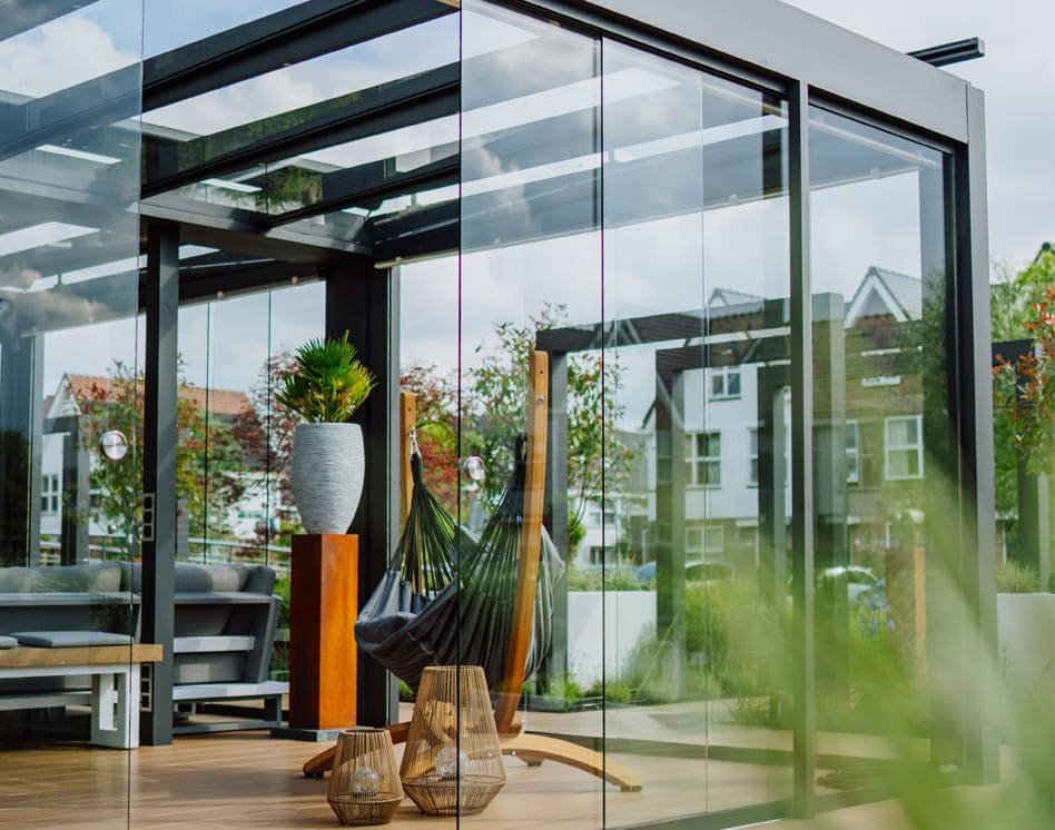 Frameless Glass Veranda Pergola Room Installation in Dubai UAE - غرفة شرفة زجاج بدون إطار