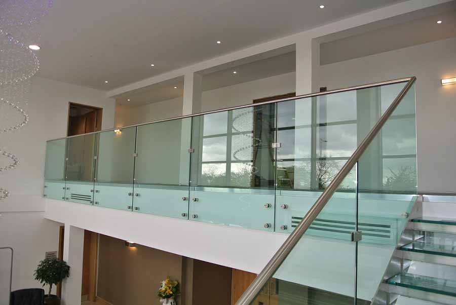 Standoff Stainless Steel Glass Railing Installation in Dubai UAE - درابزين زجاج بنظام ستاند اوف