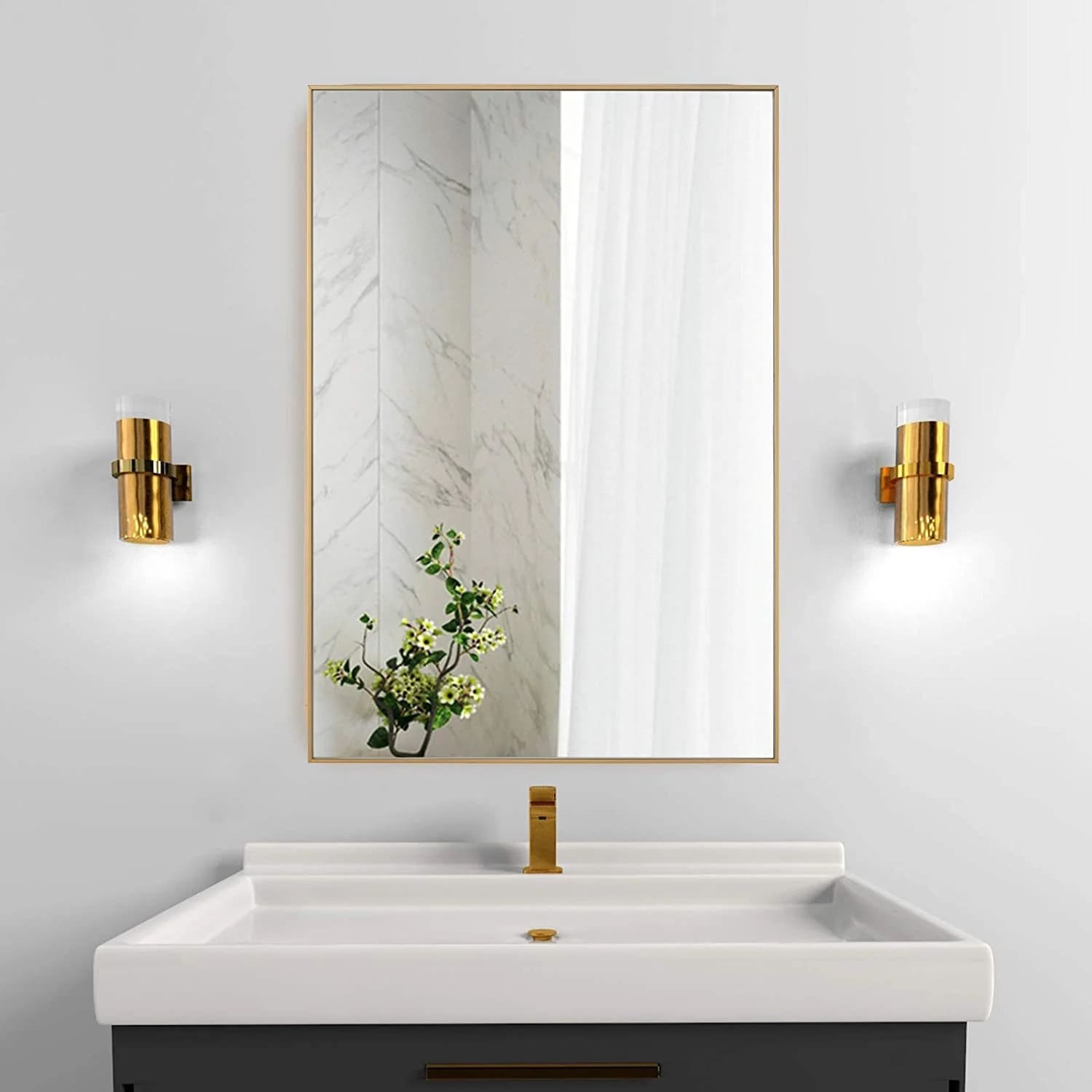 Brushed gold rectangular bathroom mirror Dubai UAE | مرآة مستطيلة بإطار ذهبي