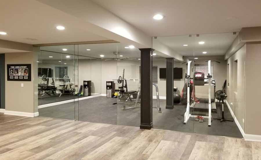 Frameless multi-panel gym mirror workshop Dubai Abu Dhabi | مرآة جيم متعددة الألواح